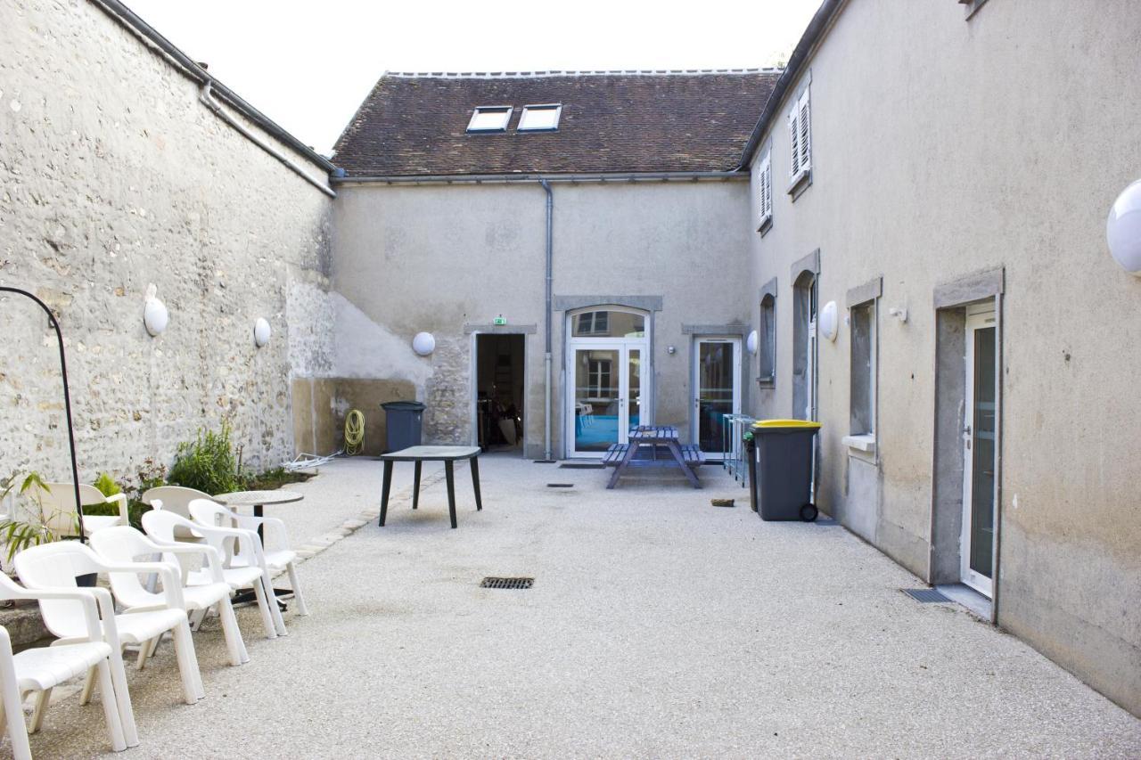 Fontaineblhostel Hostel & Camping Near Fontainebleau La Chapelle-la-Reine Luaran gambar